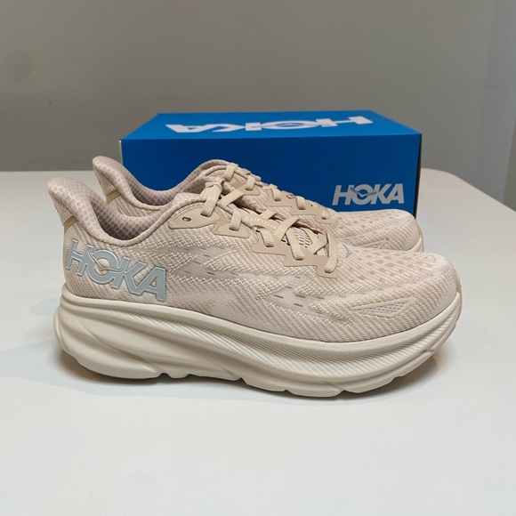 Hoka Clifton 9 Sneaker in Shifting Sand/Eggnog sizes 7.5, 8, 8.5 New in Box - Picture 2 of 8